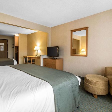 Quality Inn Dubuque On Hwy 20 Eksteriør billede