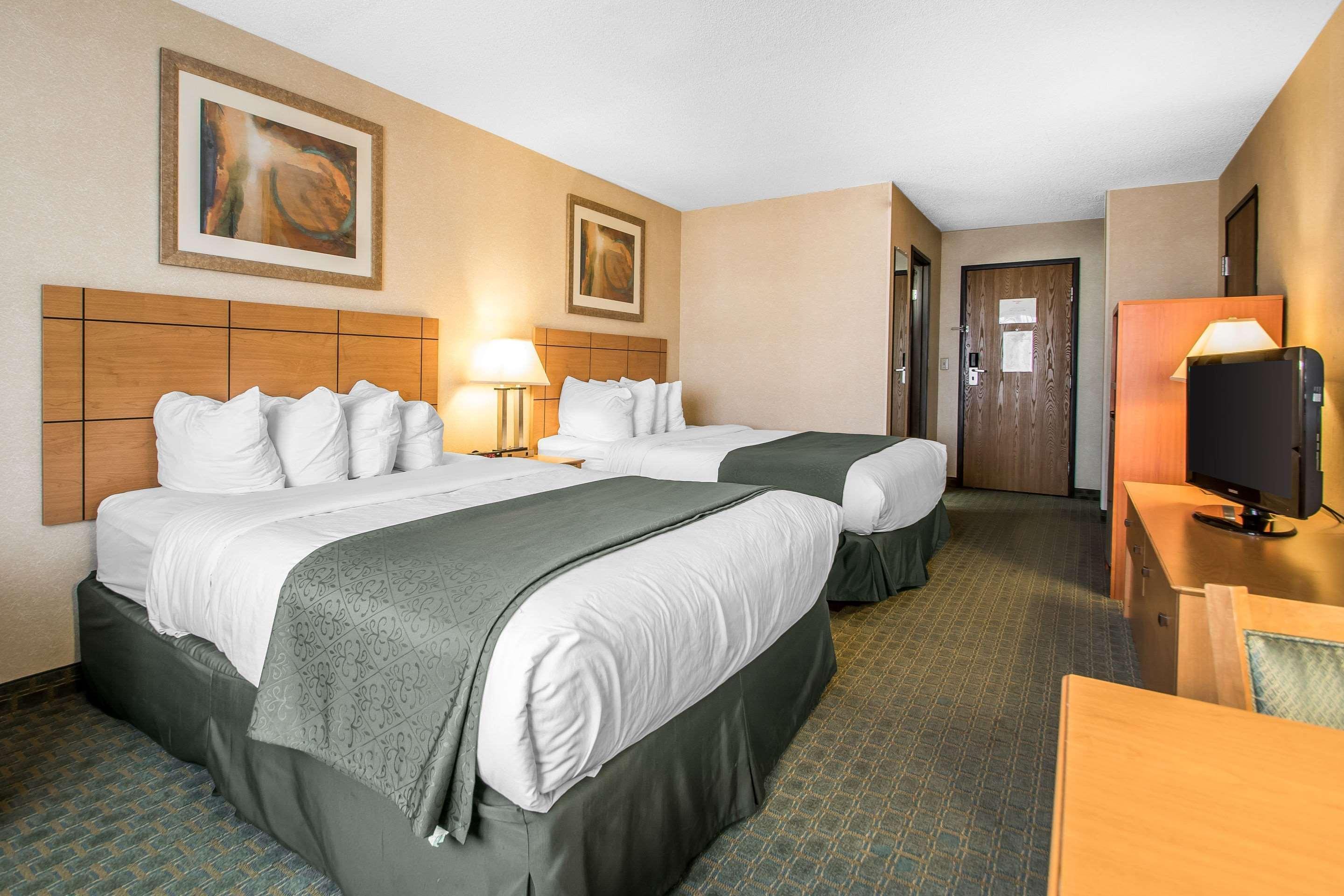 Quality Inn Dubuque On Hwy 20 Eksteriør billede