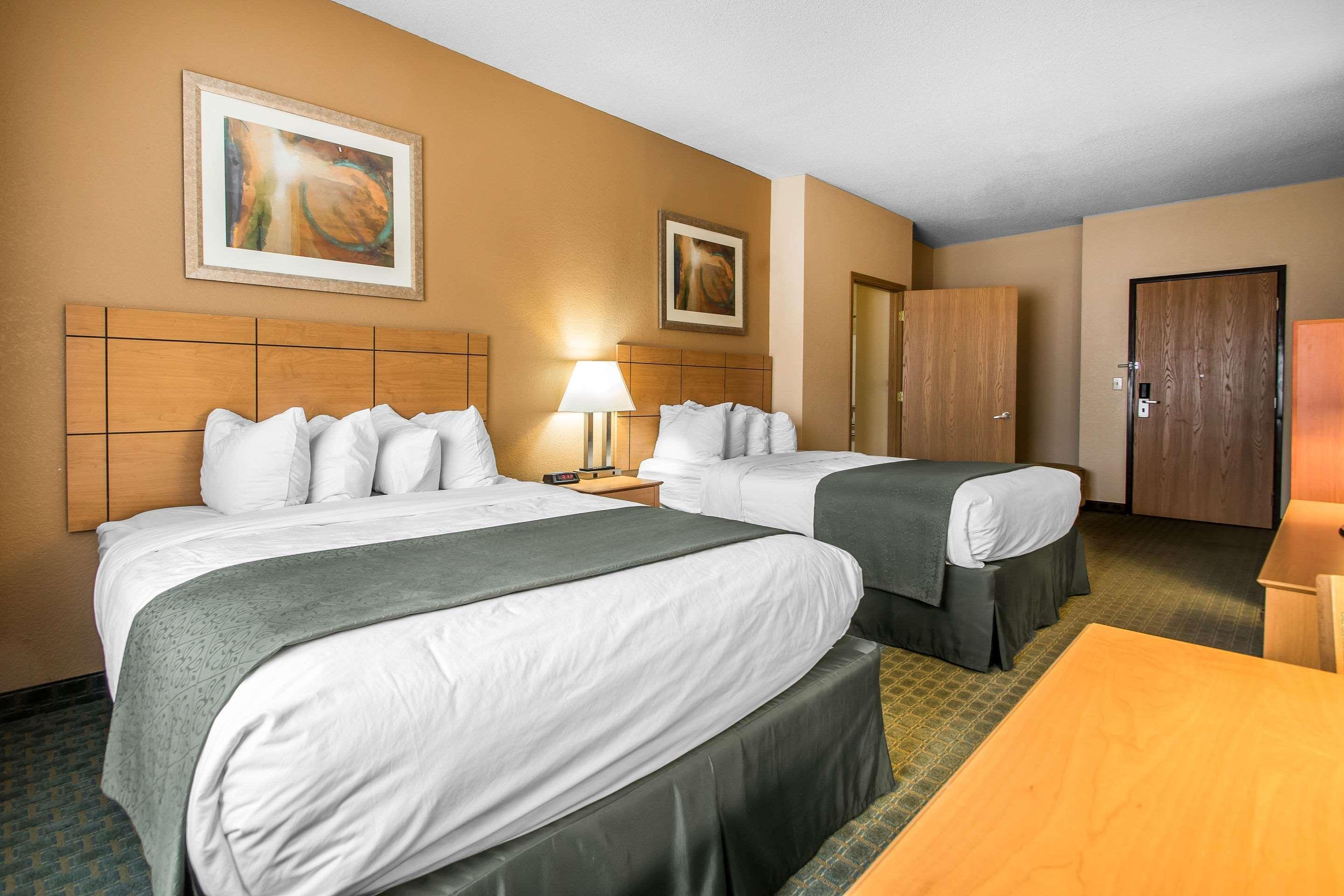 Quality Inn Dubuque On Hwy 20 Eksteriør billede