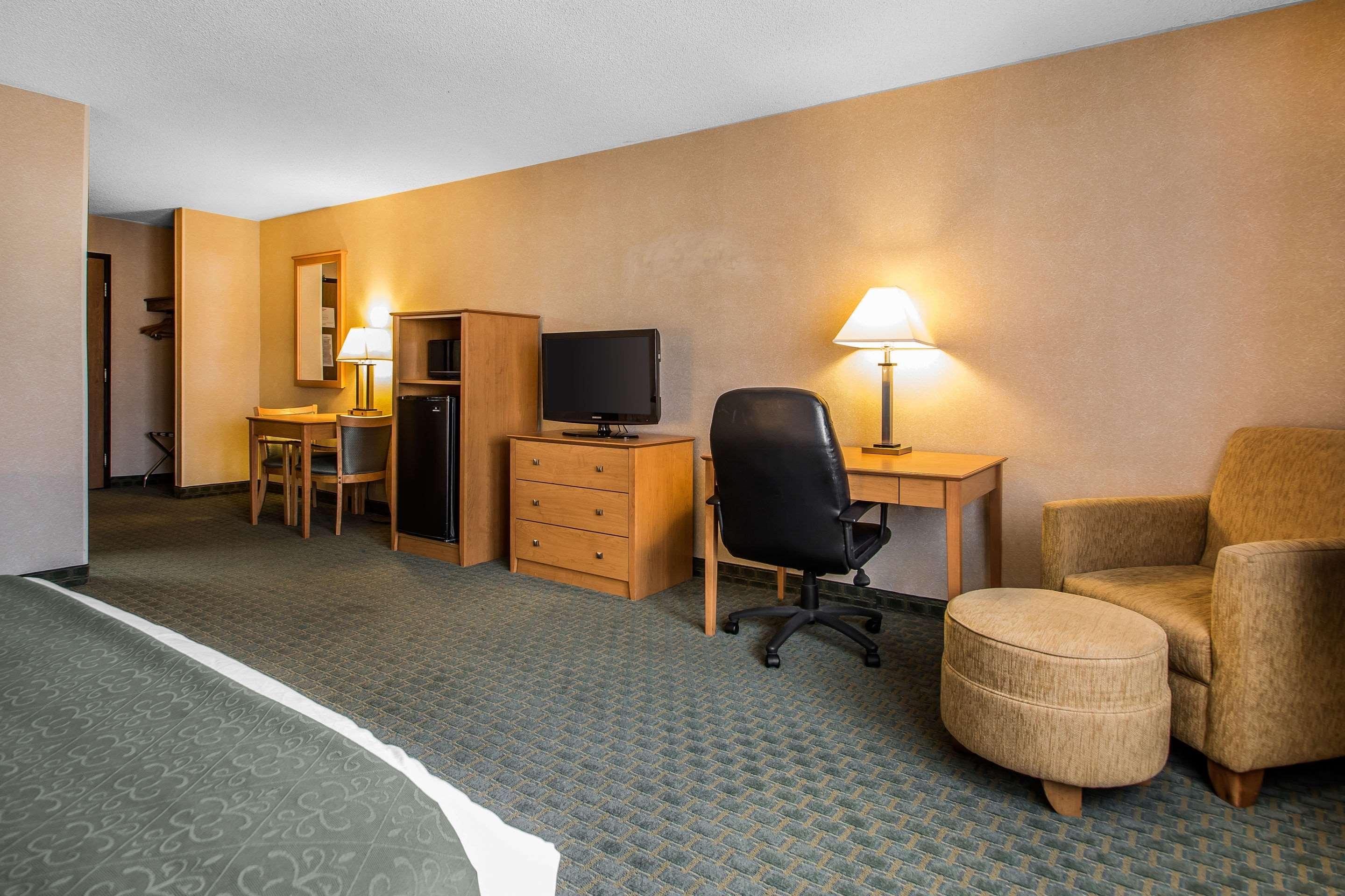 Quality Inn Dubuque On Hwy 20 Eksteriør billede