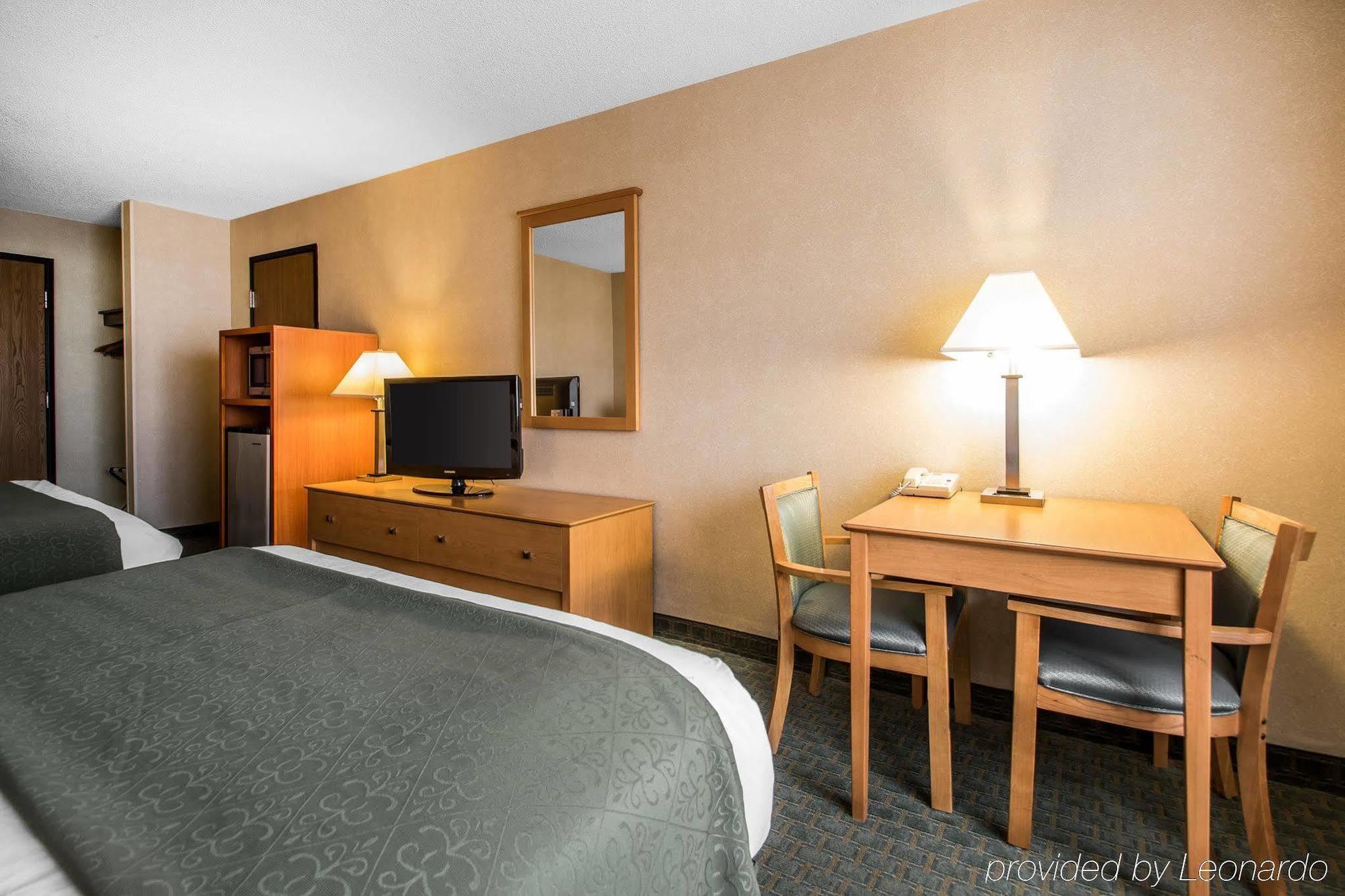 Quality Inn Dubuque On Hwy 20 Eksteriør billede
