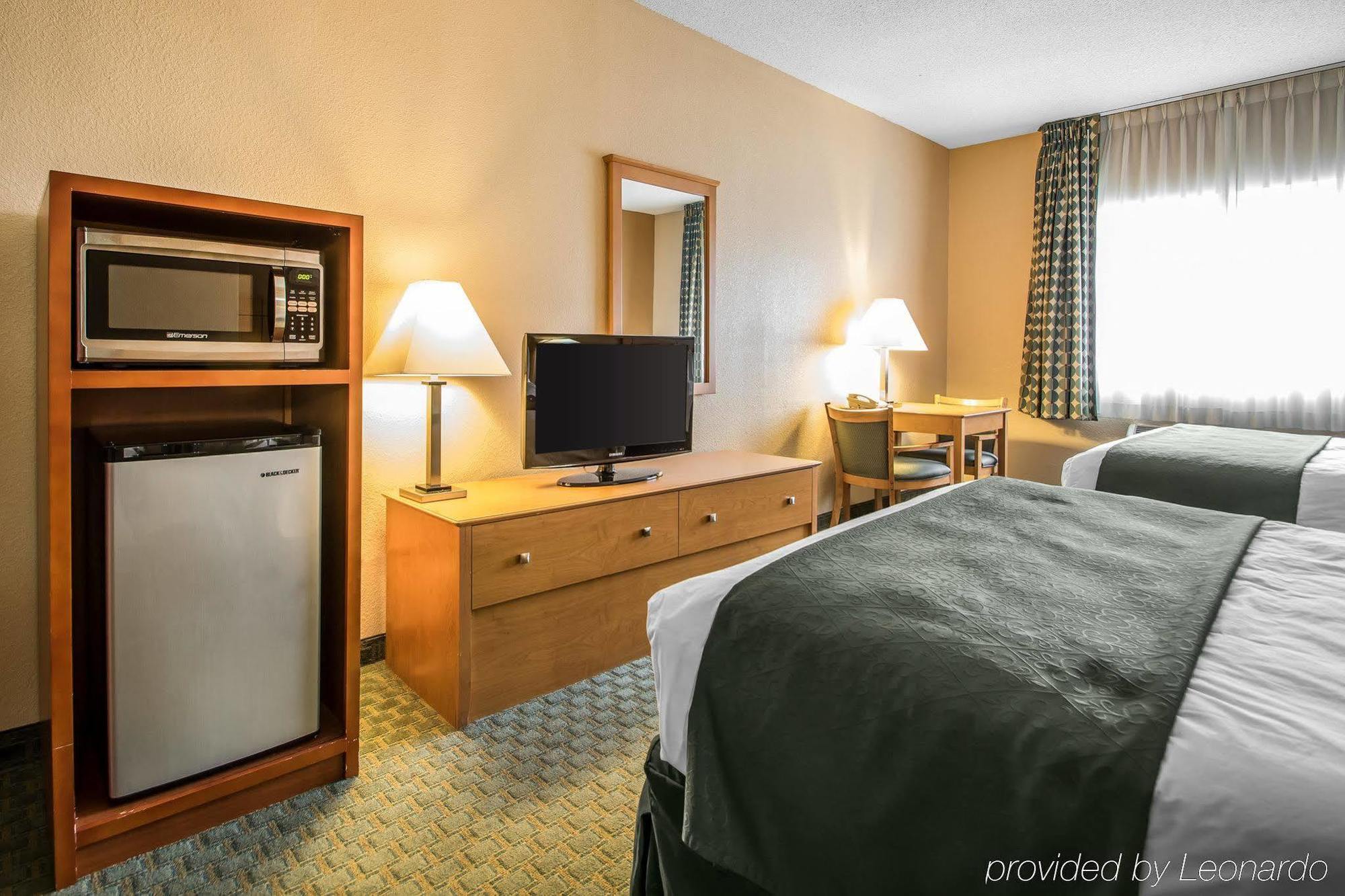 Quality Inn Dubuque On Hwy 20 Eksteriør billede